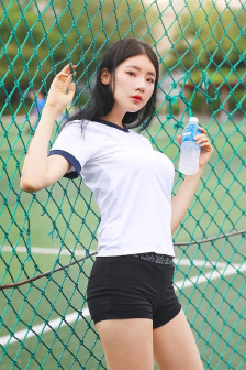 66美女人体